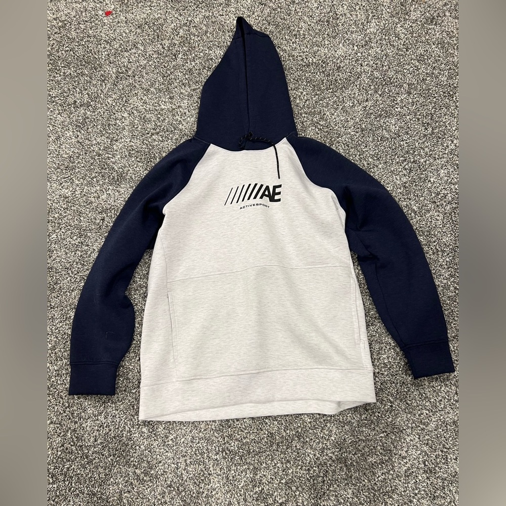 American Eagle active sport men’s sweatshirt